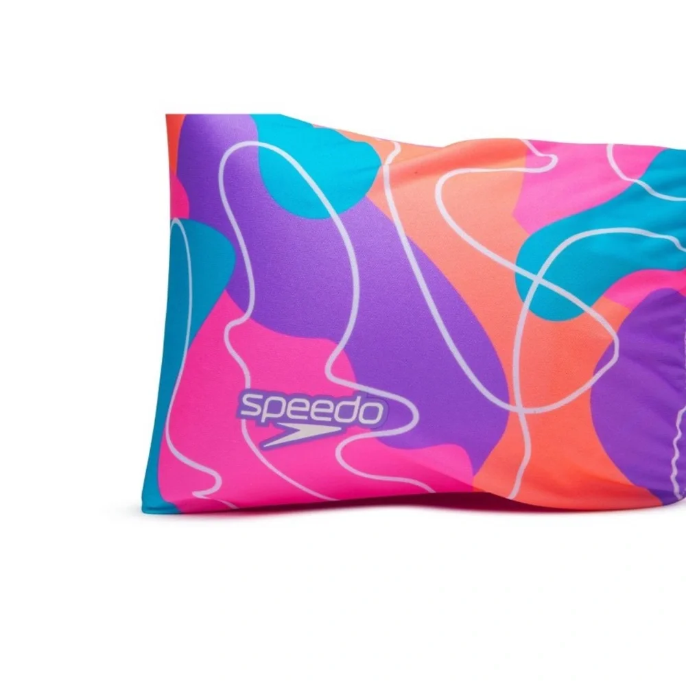 Inflatable fabric cuffs for children from the Speedo brand.